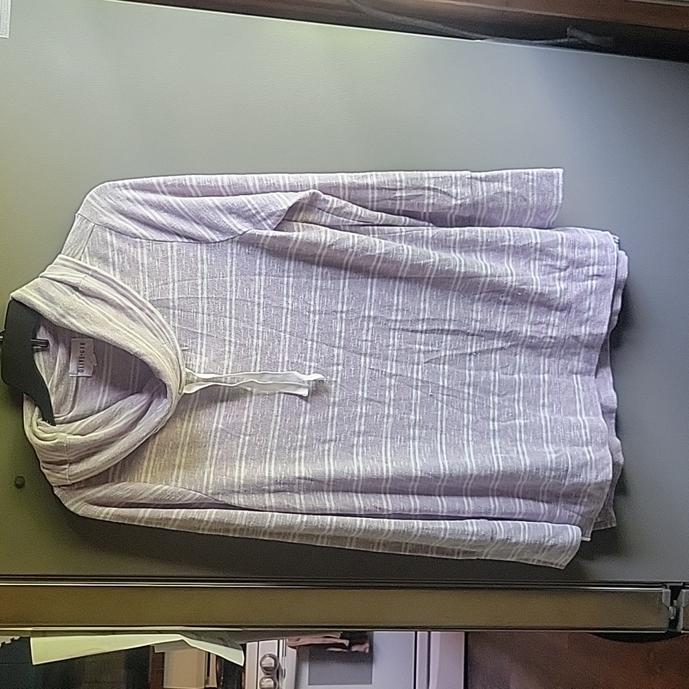 Olive + oak cowl neck long sleeve light purple and white size M